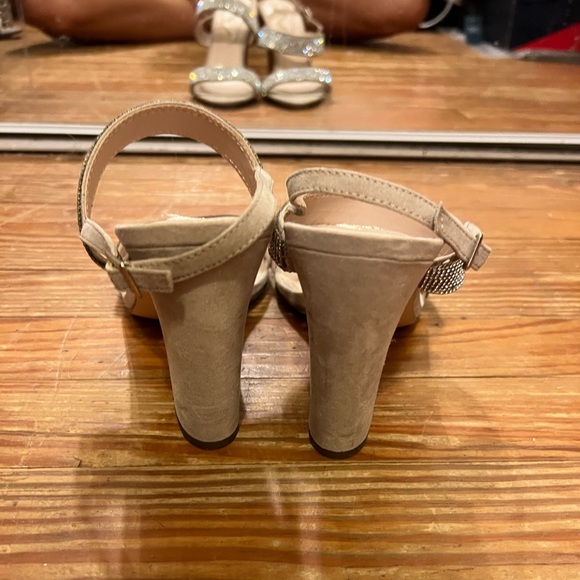 Heels - Picture 2 of 4